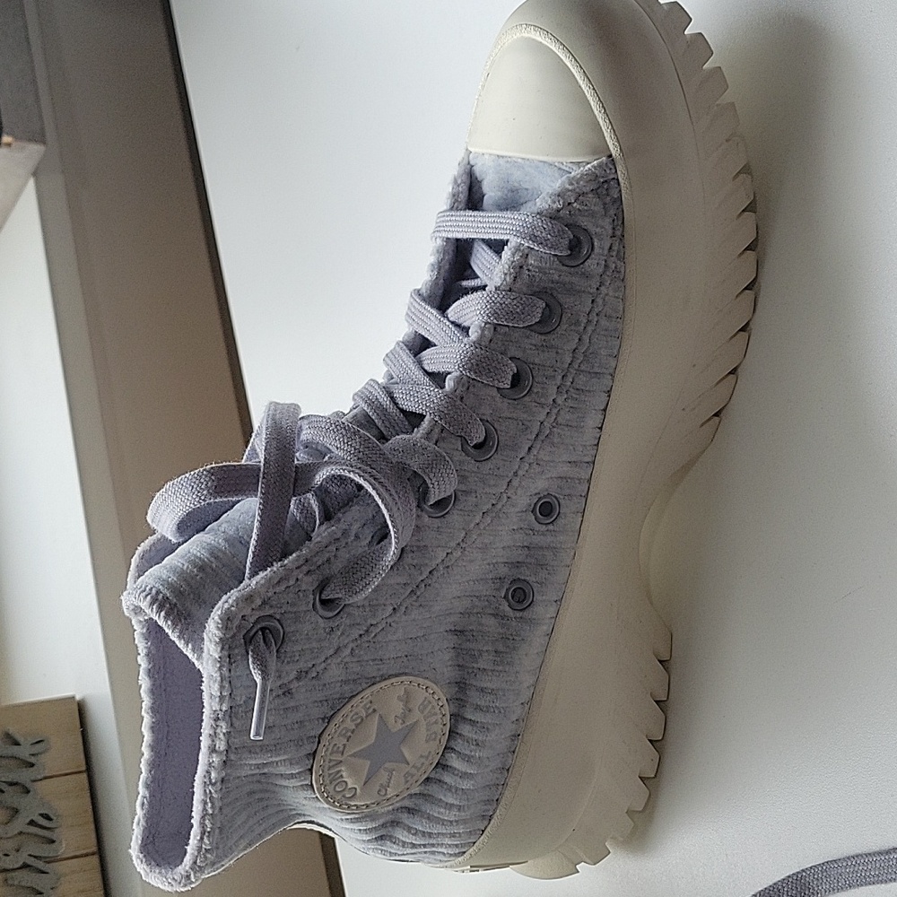Converse High tops baby blue 8.5 women's NEW